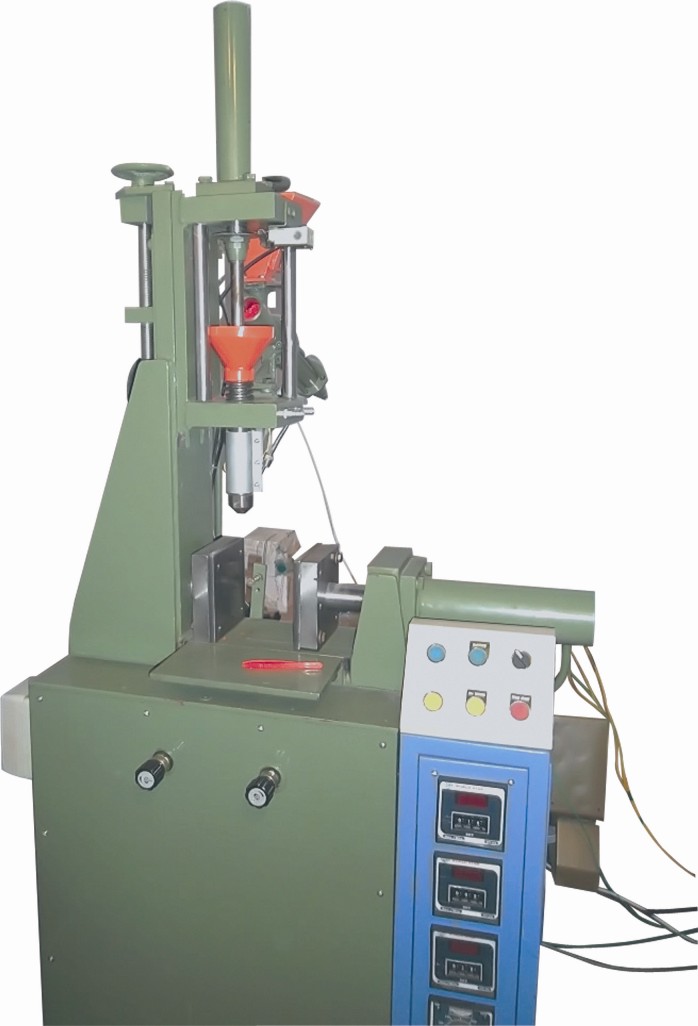 COMPACT INJECTION MOULDING MACHINE